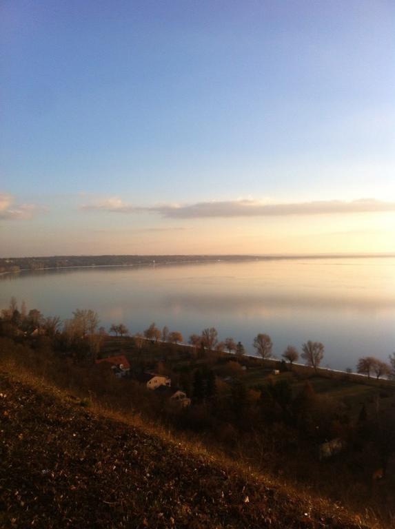 Szilvia Ház Balatonakarattya Hotel Kültér fotó